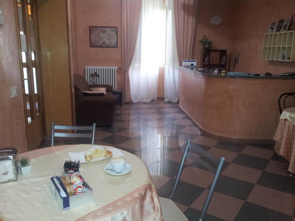 Albergo Tarsia カストロヴィッラリ エクステリア 写真